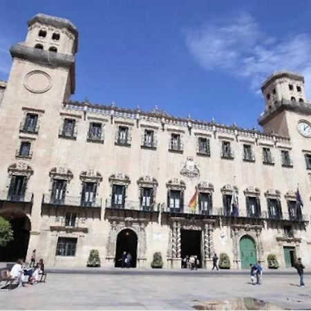 Apartmán Bright Flat With View To The Castle And The Museum Alicante Exteriér fotografie